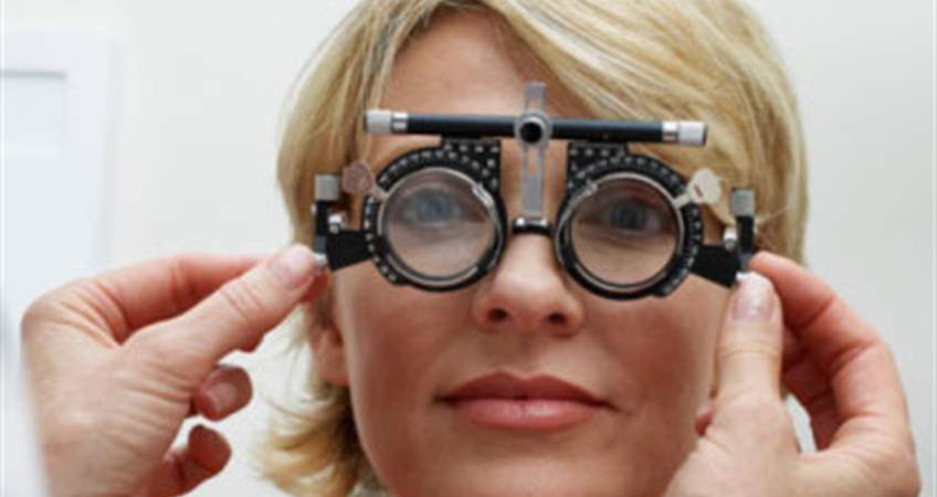 Yakını net görememenin (Hipermetropi) tedavisi yalnızca gözlük müdür